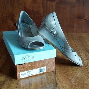 LifeStride Open Toed Shoes